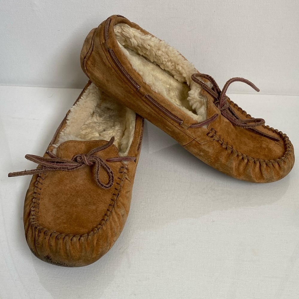 UGG Moccasins in Tan, Sz 9